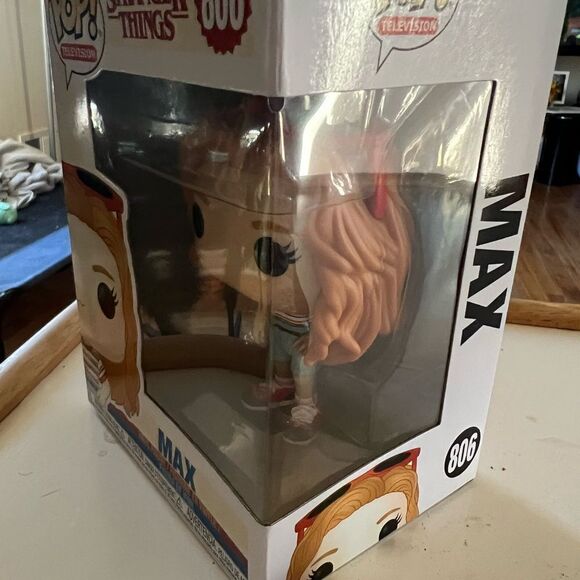 Funko Pop Stranger Things MAX Mayfield Vinyl Figure - Picture 5 of 7